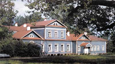 Главный дом усадьбы "Абрамцево"